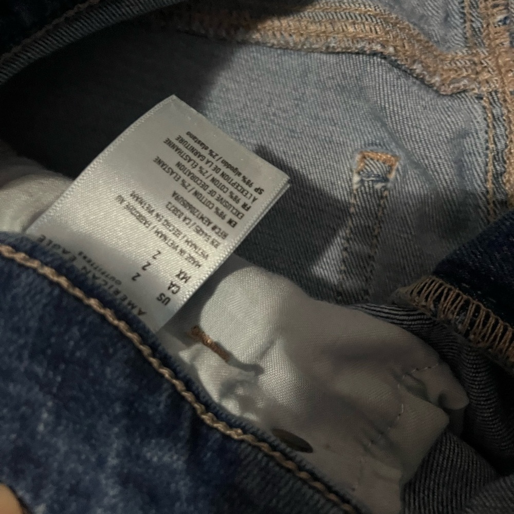 AMERICAN EAGLE HIGH RISE SHORTS - Picture 4 of 4